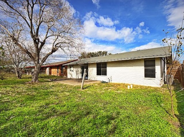 1821 Roslyn St, Corpus Christi, TX 78416