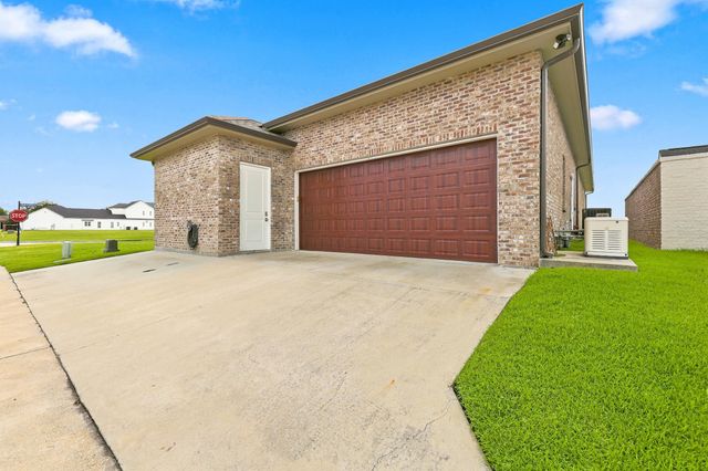 202 Rue Etienne, Thibodaux, LA 70301