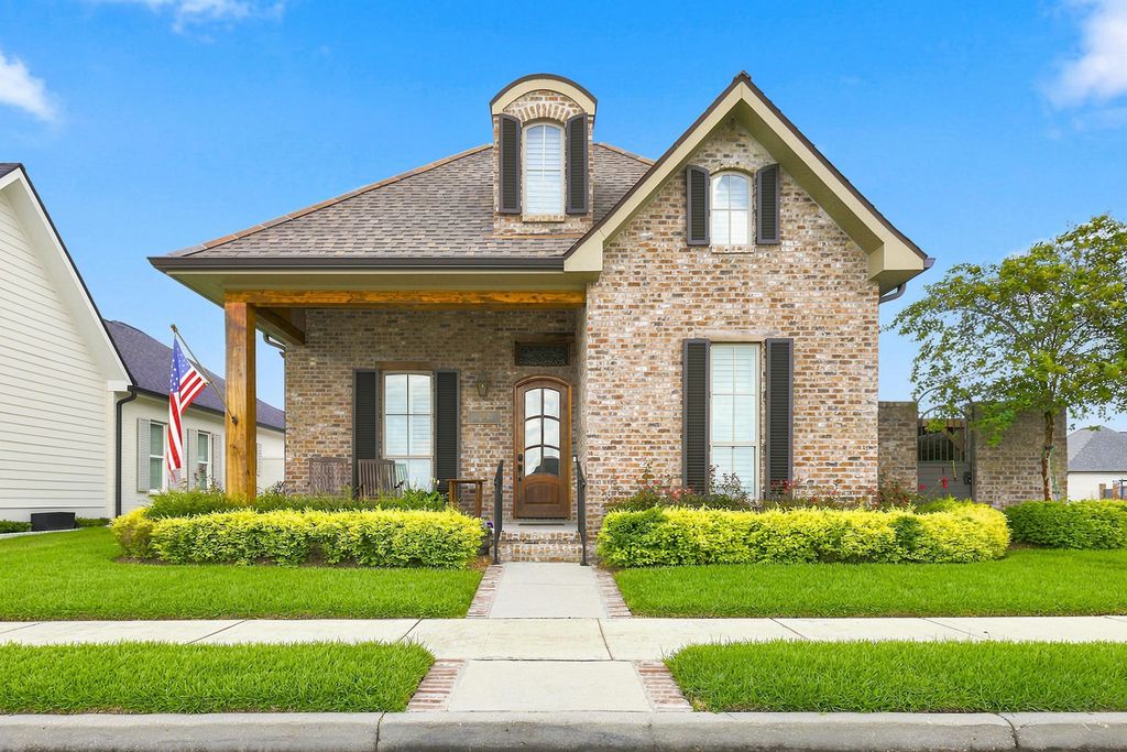 202 Rue Etienne, Thibodaux, LA 70301