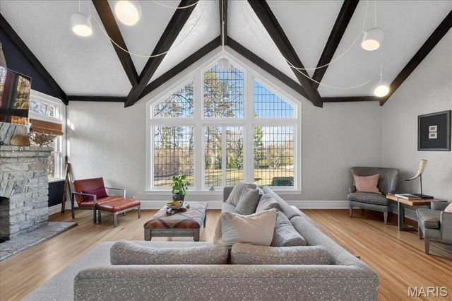 9760 Old Warson Road, St Louis, MO 63124