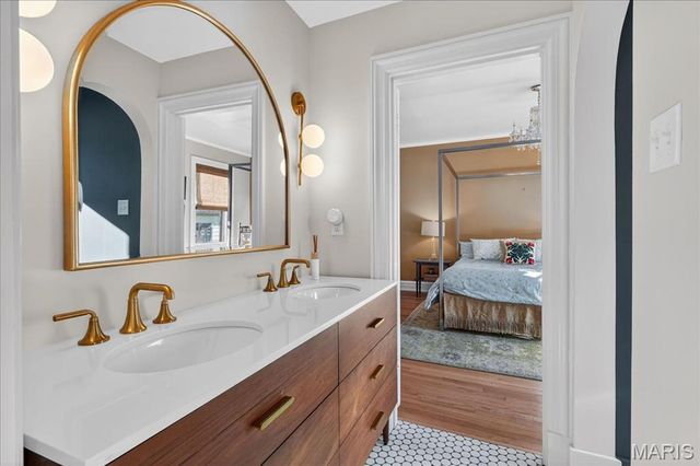 9760 Old Warson Road, St Louis, MO 63124