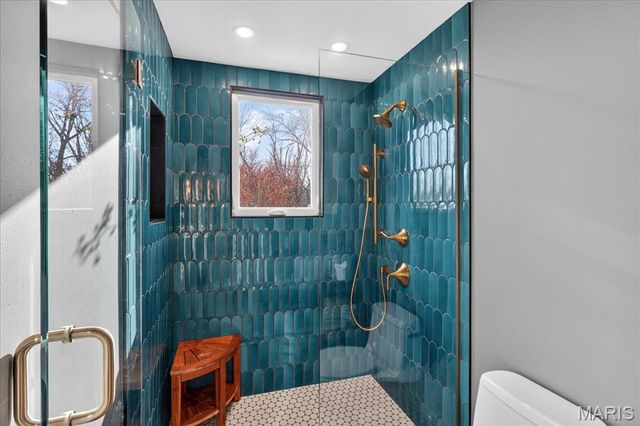 9760 Old Warson Road, St Louis, MO 63124