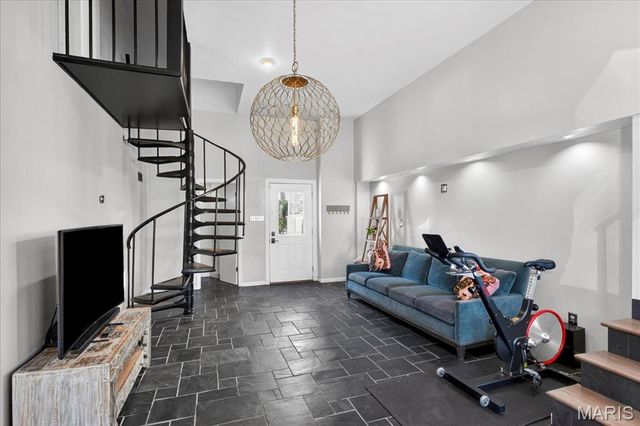 9760 Old Warson Road, St Louis, MO 63124