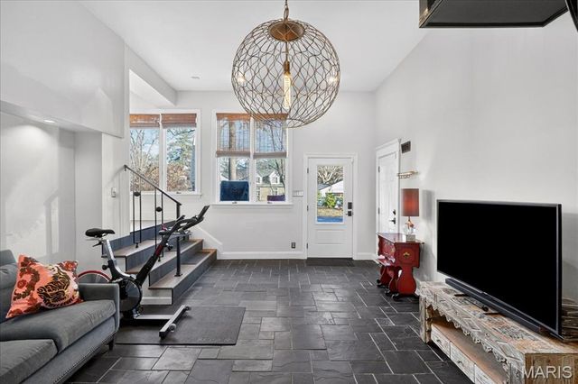 9760 Old Warson Road, St Louis, MO 63124