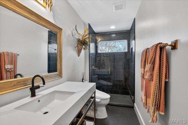 9760 Old Warson Road, St Louis, MO 63124