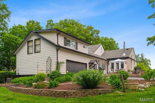 9760 Old Warson Road, St Louis, MO 63124