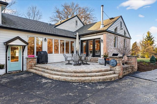 9760 Old Warson Road, St Louis, MO 63124