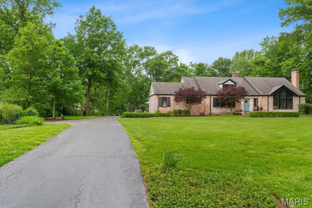 9760 Old Warson Road, St Louis, MO 63124