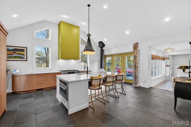 9760 Old Warson Road, St Louis, MO 63124