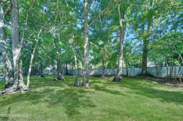 1220 Fox Hollow Drive, Toms River, NJ 08755