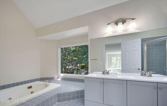 1220 Fox Hollow Drive, Toms River, NJ 08755