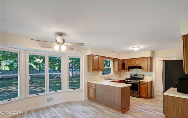 1220 Fox Hollow Drive, Toms River, NJ 08755