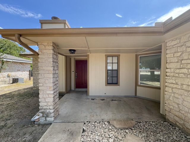 5509 Thunderbird ST B, Lago Vista, TX 78645
