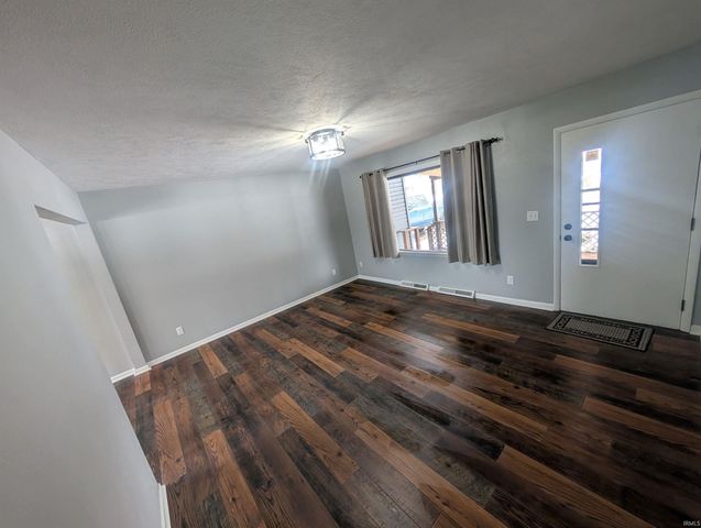 54639 County Road 101, Elkhart, IN 46514