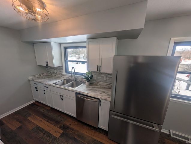 54639 County Road 101, Elkhart, IN 46514