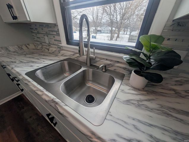 54639 County Road 101, Elkhart, IN 46514