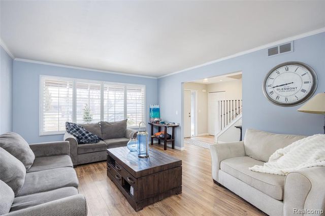 11808 Harbor Lane, Belleville, MI 48111