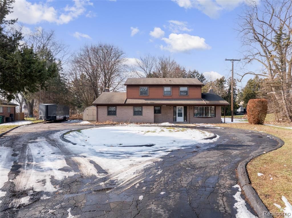 11808 Harbor Lane, Belleville, MI 48111