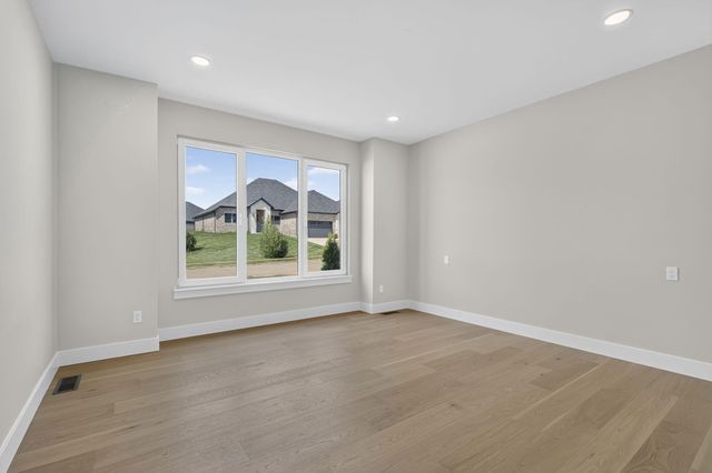 2050 N Silver Charm Avenue, Springfield, MO 65802