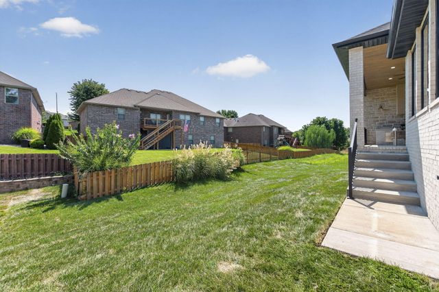 2050 N Silver Charm Avenue, Springfield, MO 65802