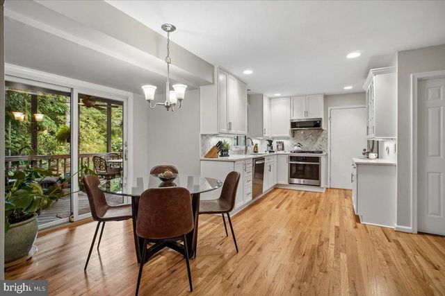 4915 SHADOW VALLEY DR, Fairfax, VA 22030