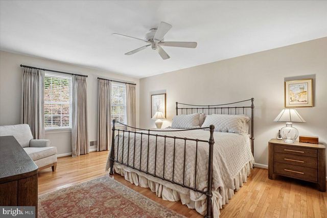 4915 SHADOW VALLEY DR, Fairfax, VA 22030