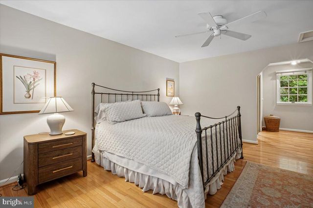 4915 SHADOW VALLEY DR, Fairfax, VA 22030