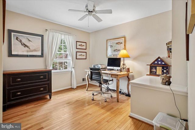 4915 SHADOW VALLEY DR, Fairfax, VA 22030