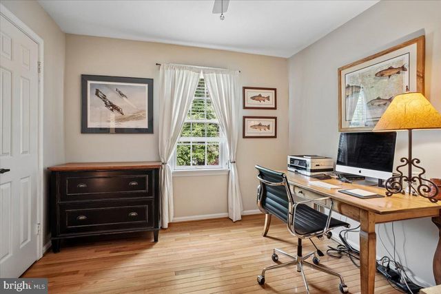 4915 SHADOW VALLEY DR, Fairfax, VA 22030
