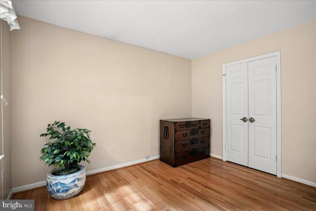 4915 SHADOW VALLEY DR, Fairfax, VA 22030