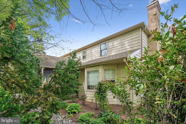 4915 SHADOW VALLEY DR, Fairfax, VA 22030