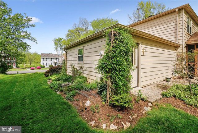 4915 SHADOW VALLEY DR, Fairfax, VA 22030