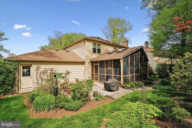 4915 SHADOW VALLEY DR, Fairfax, VA 22030