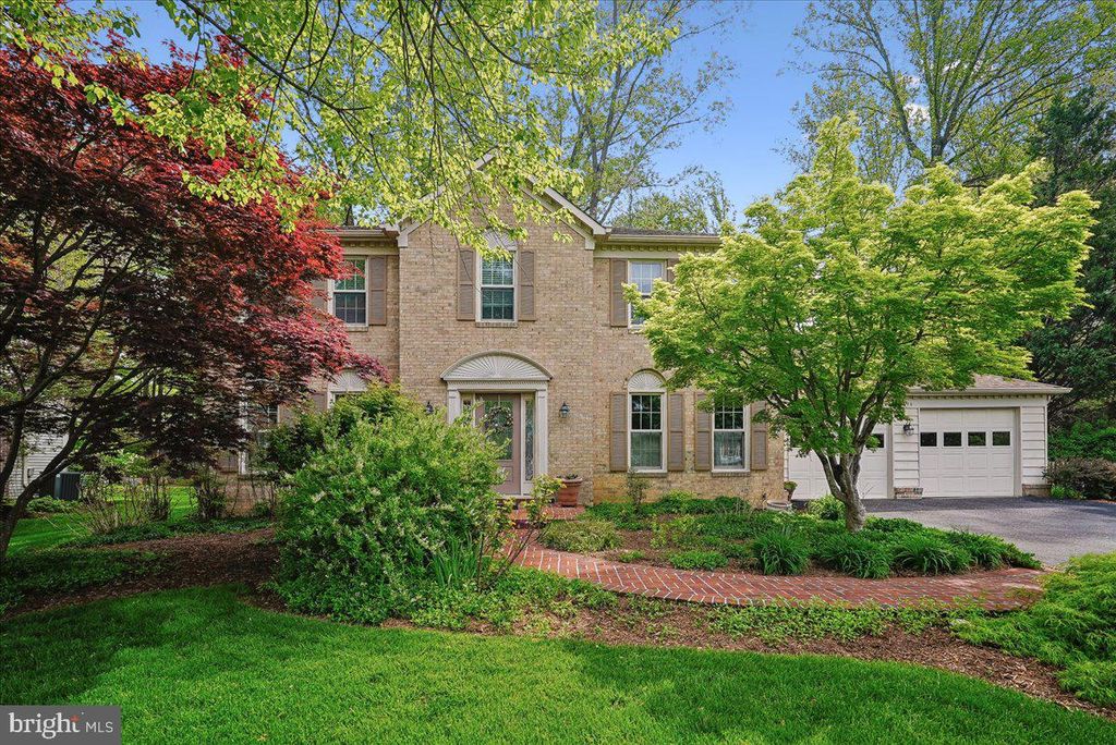 4915 SHADOW VALLEY DR, Fairfax, VA 22030
