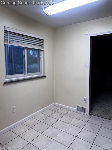 7010 Locklin Street, West Bloomfield, MI 48324