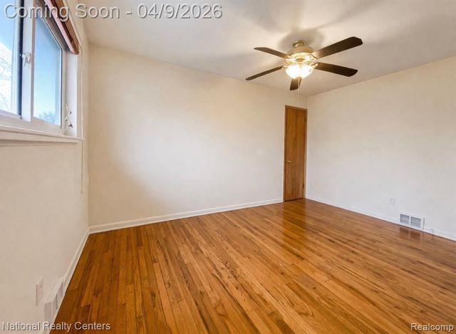 7010 Locklin Street, West Bloomfield, MI 48324