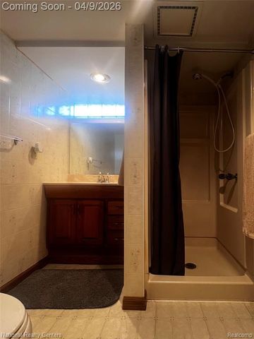 7010 Locklin Street, West Bloomfield, MI 48324