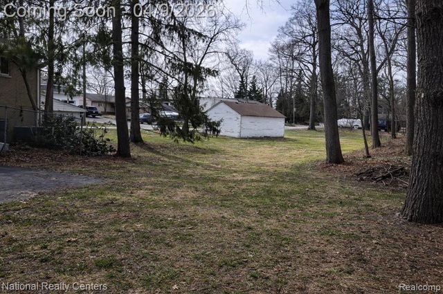 7010 Locklin Street, West Bloomfield, MI 48324