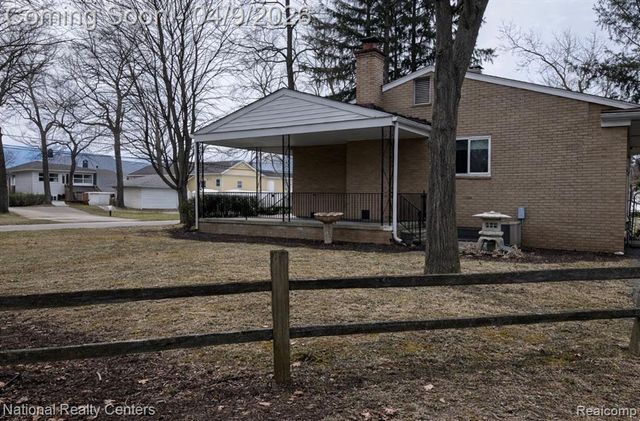 7010 Locklin Street, West Bloomfield, MI 48324