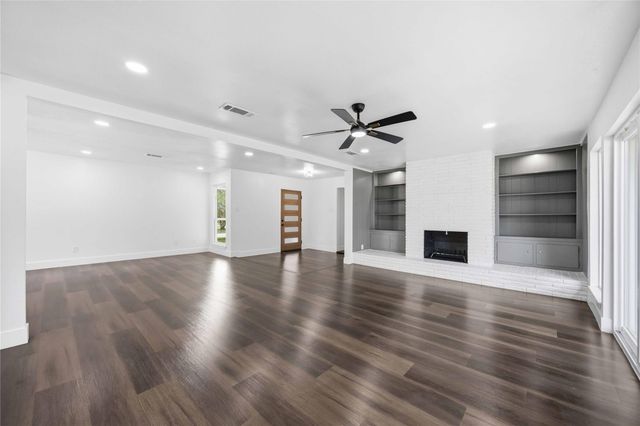 5446 Loch Lomond Drive, Houston, TX 77096