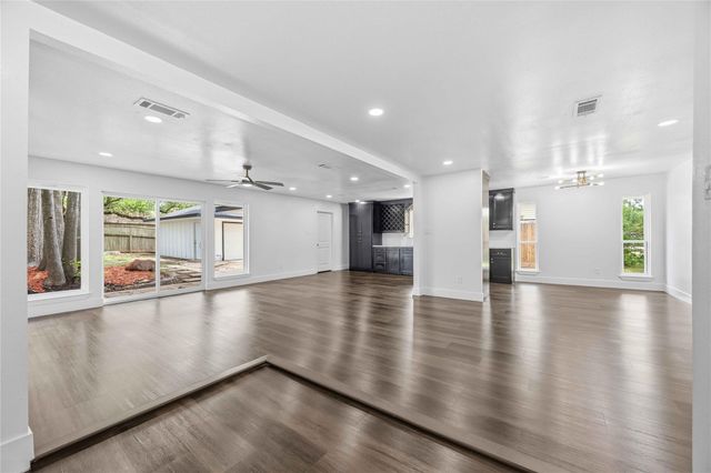 5446 Loch Lomond Drive, Houston, TX 77096