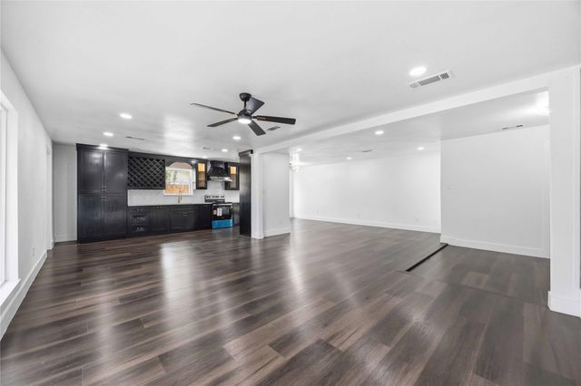5446 Loch Lomond Drive, Houston, TX 77096