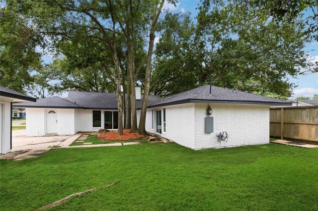 5446 Loch Lomond Drive, Houston, TX 77096