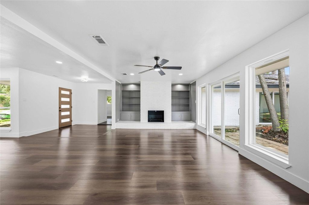 5446 Loch Lomond Drive, Houston, TX 77096