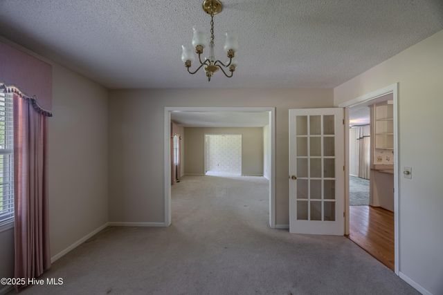 608 E Stanford Street, Beulaville, NC 28518
