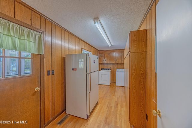 608 E Stanford Street, Beulaville, NC 28518