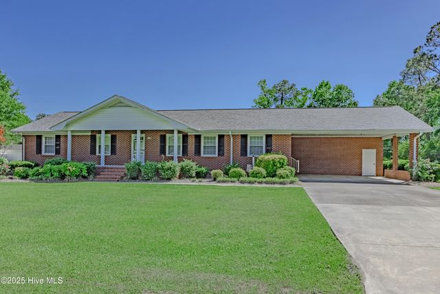 608 E Stanford Street, Beulaville, NC 28518