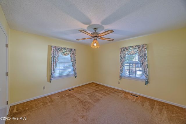 608 E Stanford Street, Beulaville, NC 28518