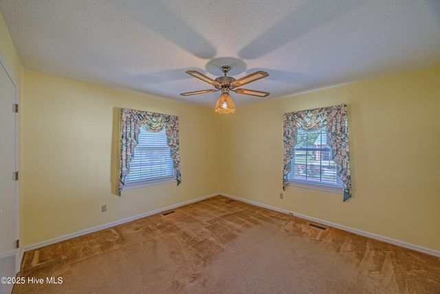 608 E Stanford Street, Beulaville, NC 28518