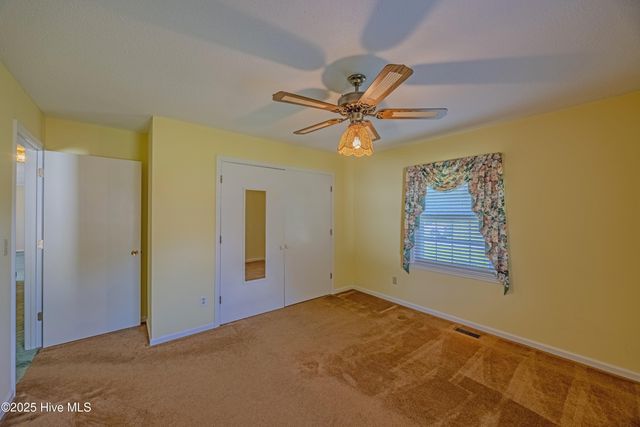 608 E Stanford Street, Beulaville, NC 28518